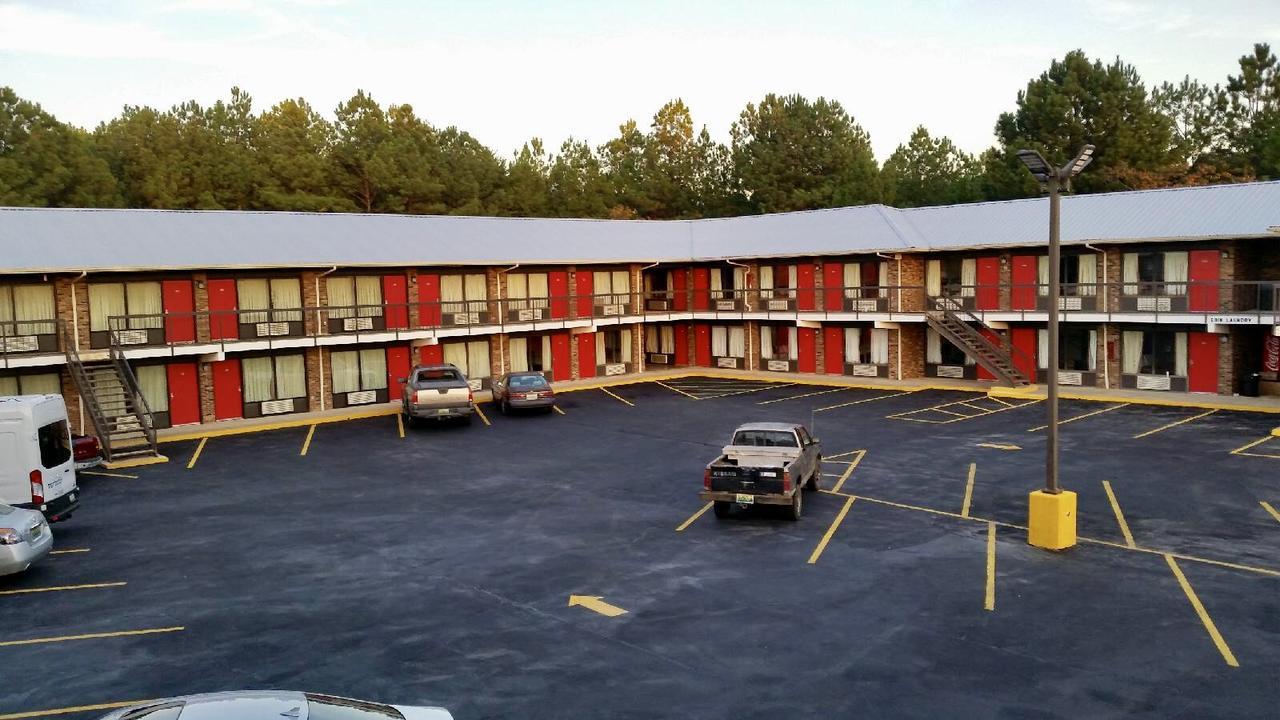 American Inn Anniston Exterior photo